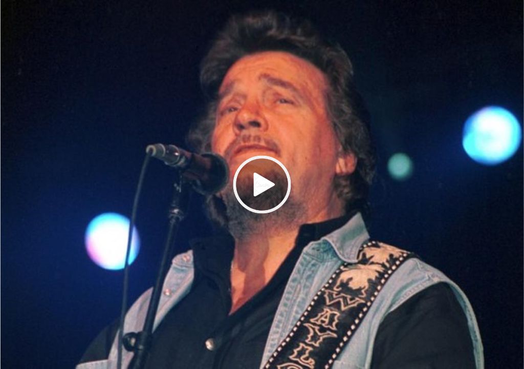 Waylon Jennings – I’m a Ramblin’ Man