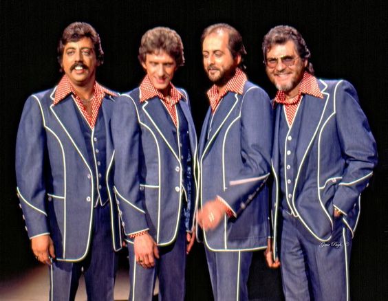 The Statler Brothers – Where The Roses Never Fade