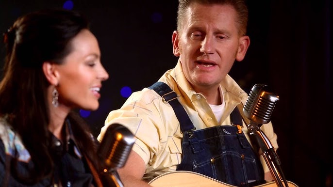 Joey & Rory – Gotta Go Back