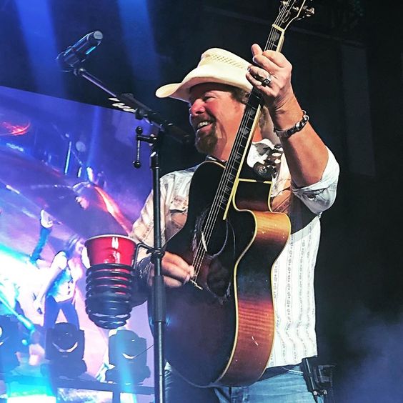 Crash Here Tonight – Toby Keith