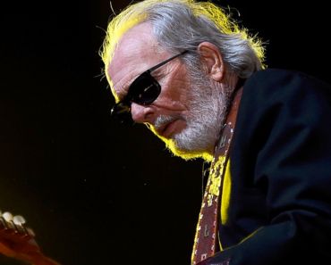 Merle Haggard – Why Am I Drinkin’