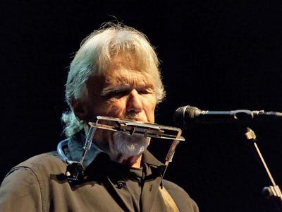 Kris Kristofferson – Help Me